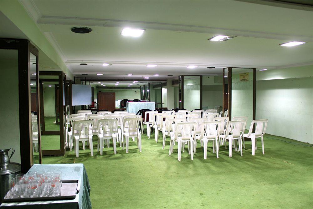 Central Beacon Hotel Surat Exterior photo