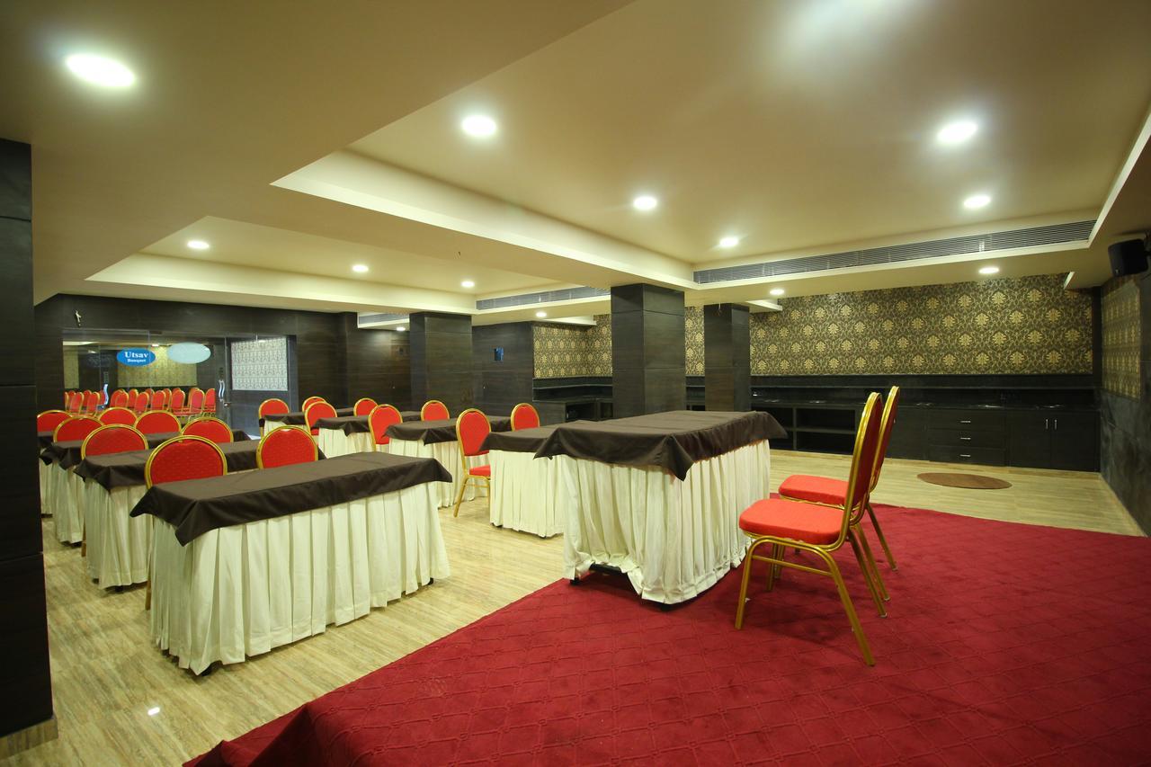 Central Beacon Hotel Surat Exterior photo